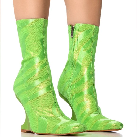 AKIRA Shoes - NWT. Azalea Wang Lime Lime Inverse Heel Bootie.